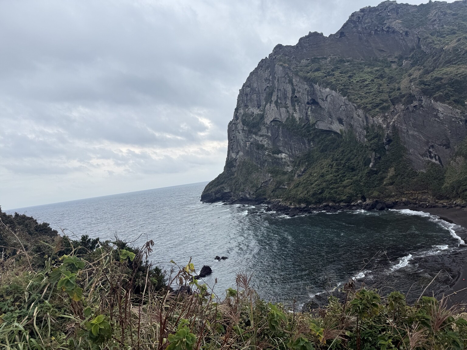 A coastal view photographed during my Jeju trip.