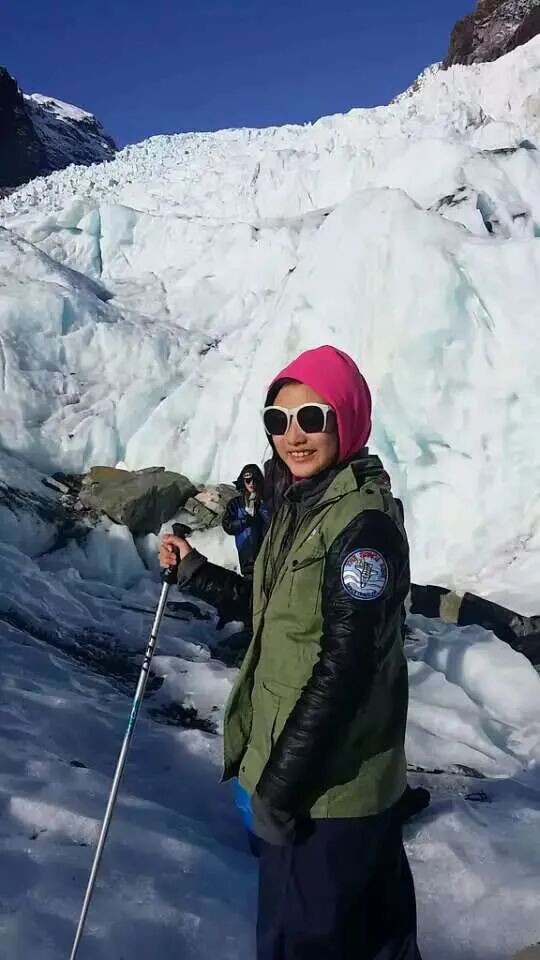 A photograph taken during the glacier walk.